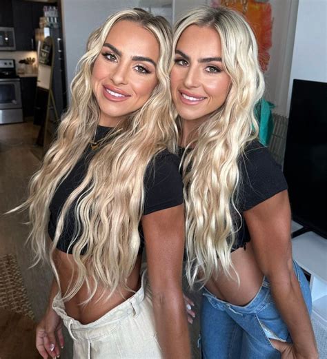 Haley & Hanna Cavinder (@cavindertwins)